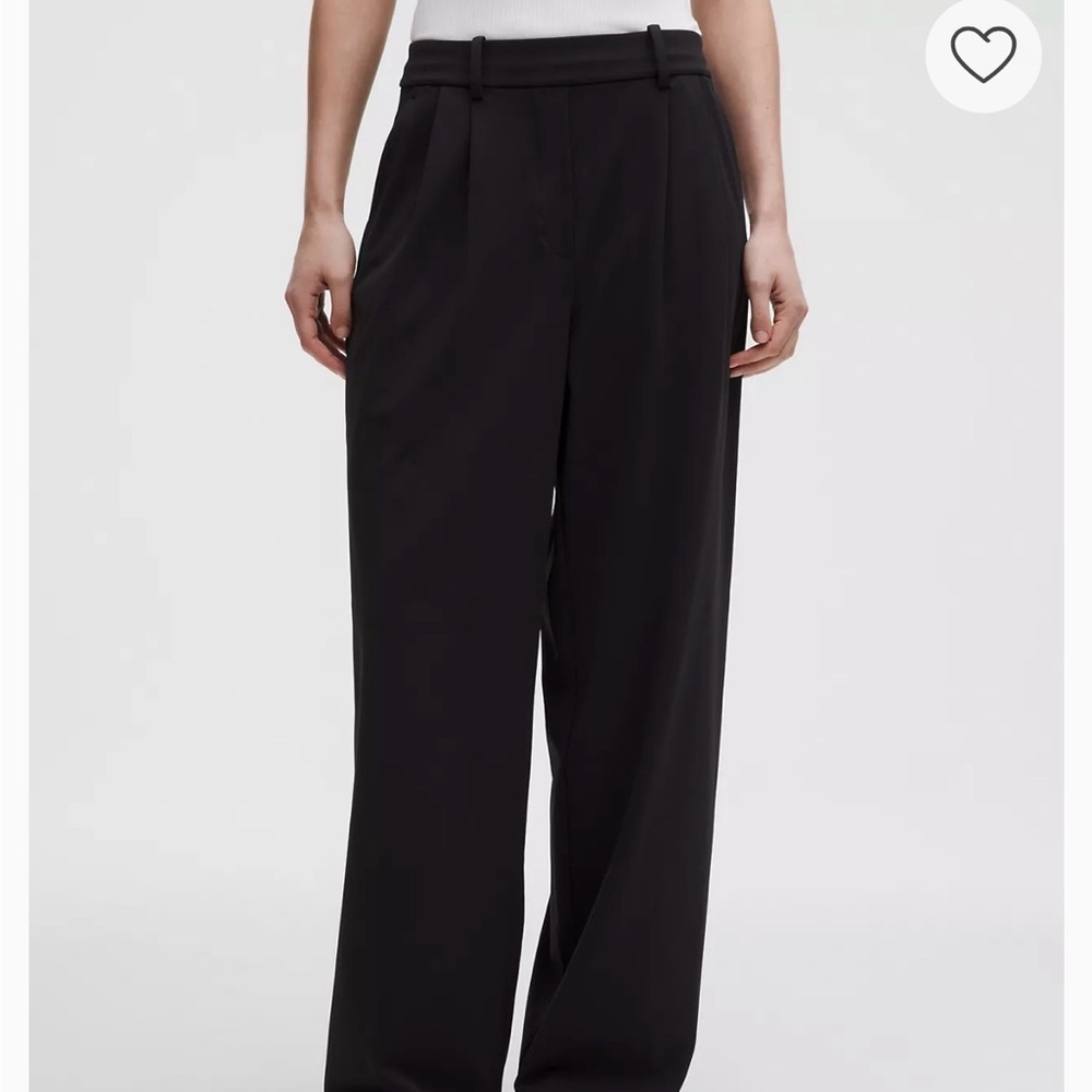 Lululemon Daydrift High-Rise straight leg Trouser
Regular XS NWOT